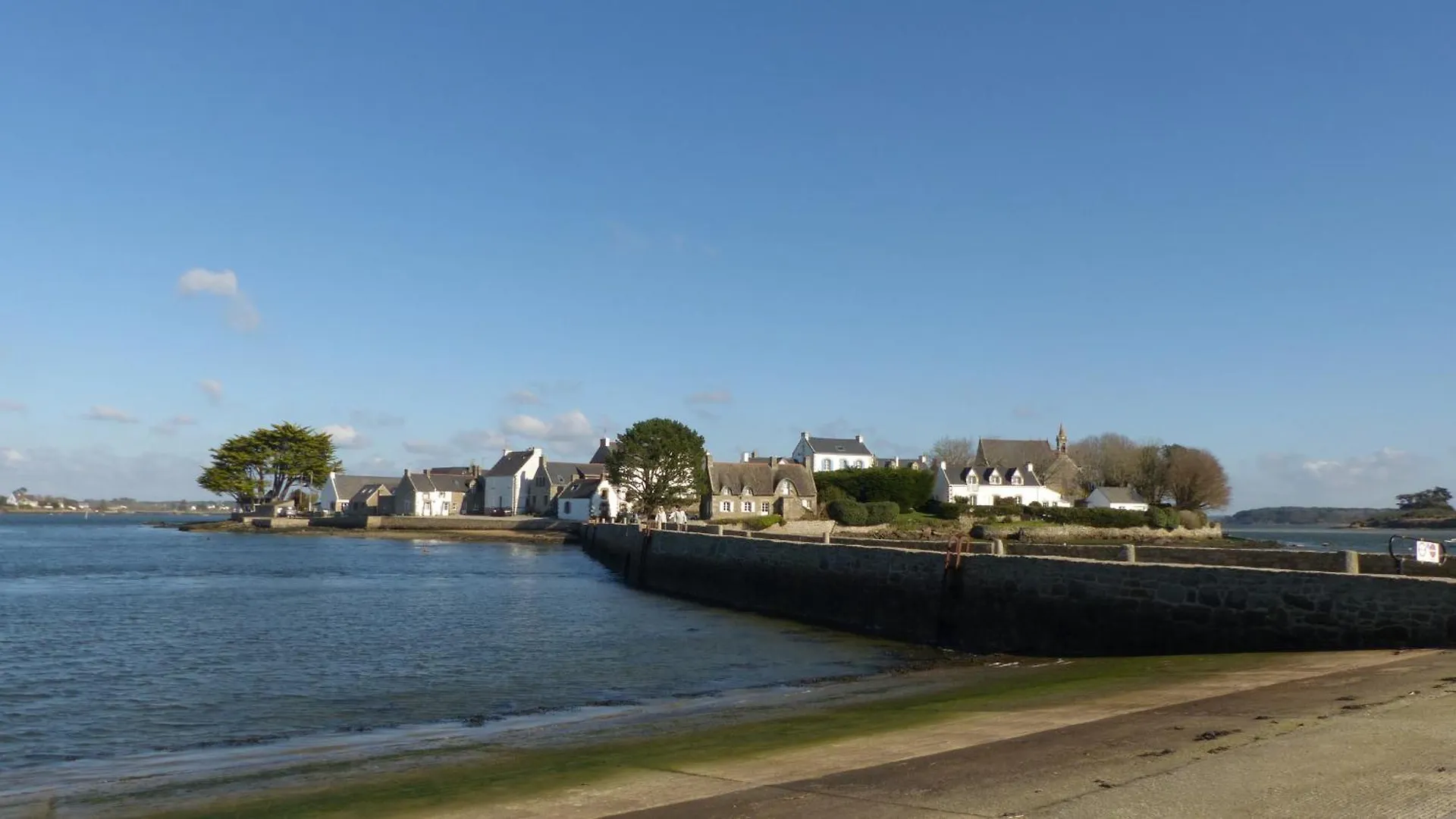 Holiday home Ti Rose, Maison De Charme Au Port De Saint Cado Belz