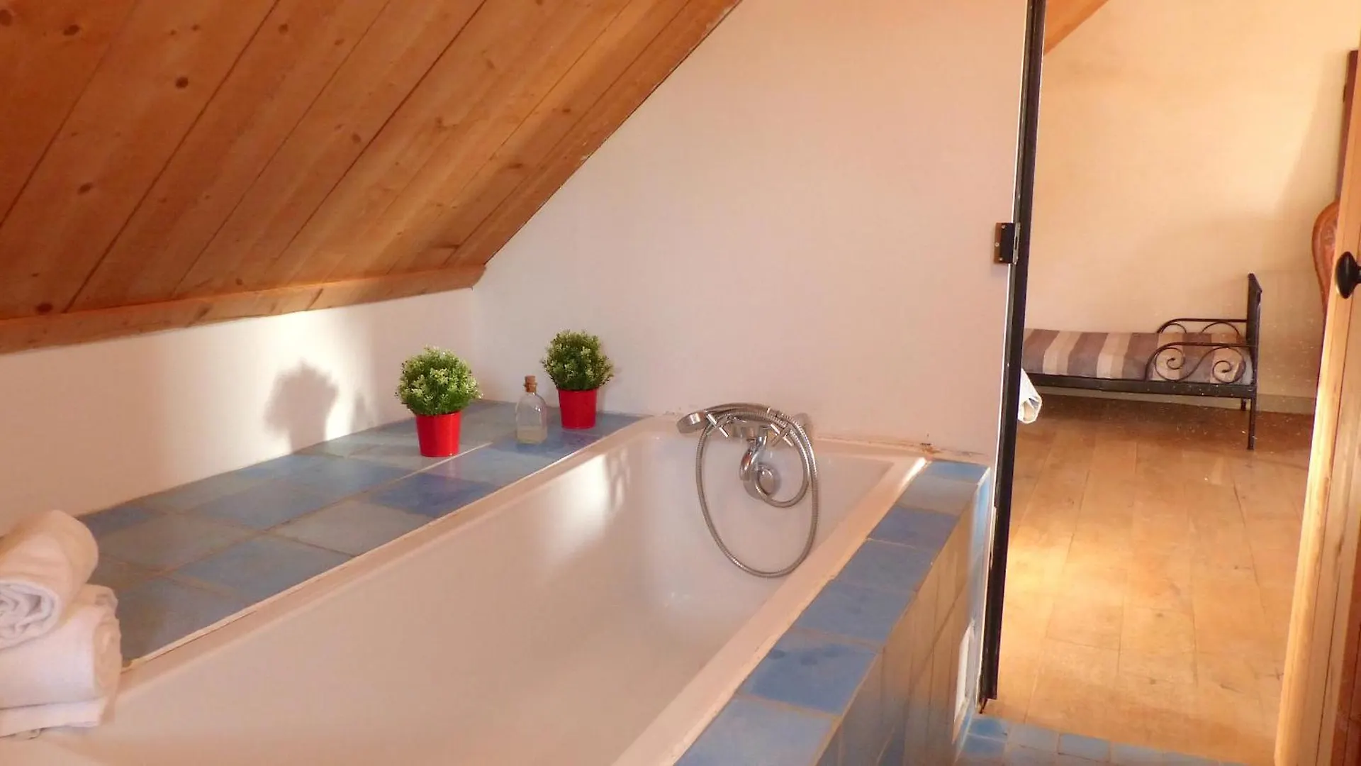 Ti Rose, Maison De Charme Au Port De Saint Cado Belz 0*,